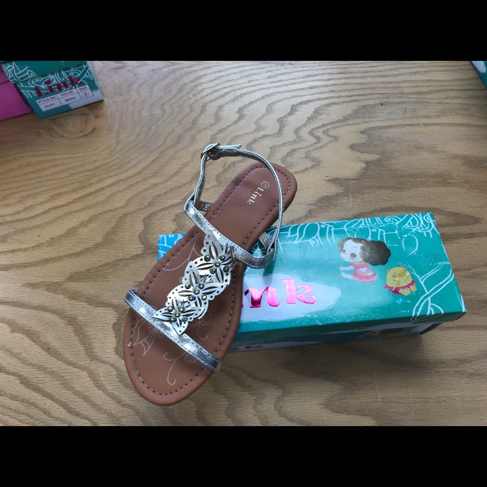Link butterfly sandals for girls